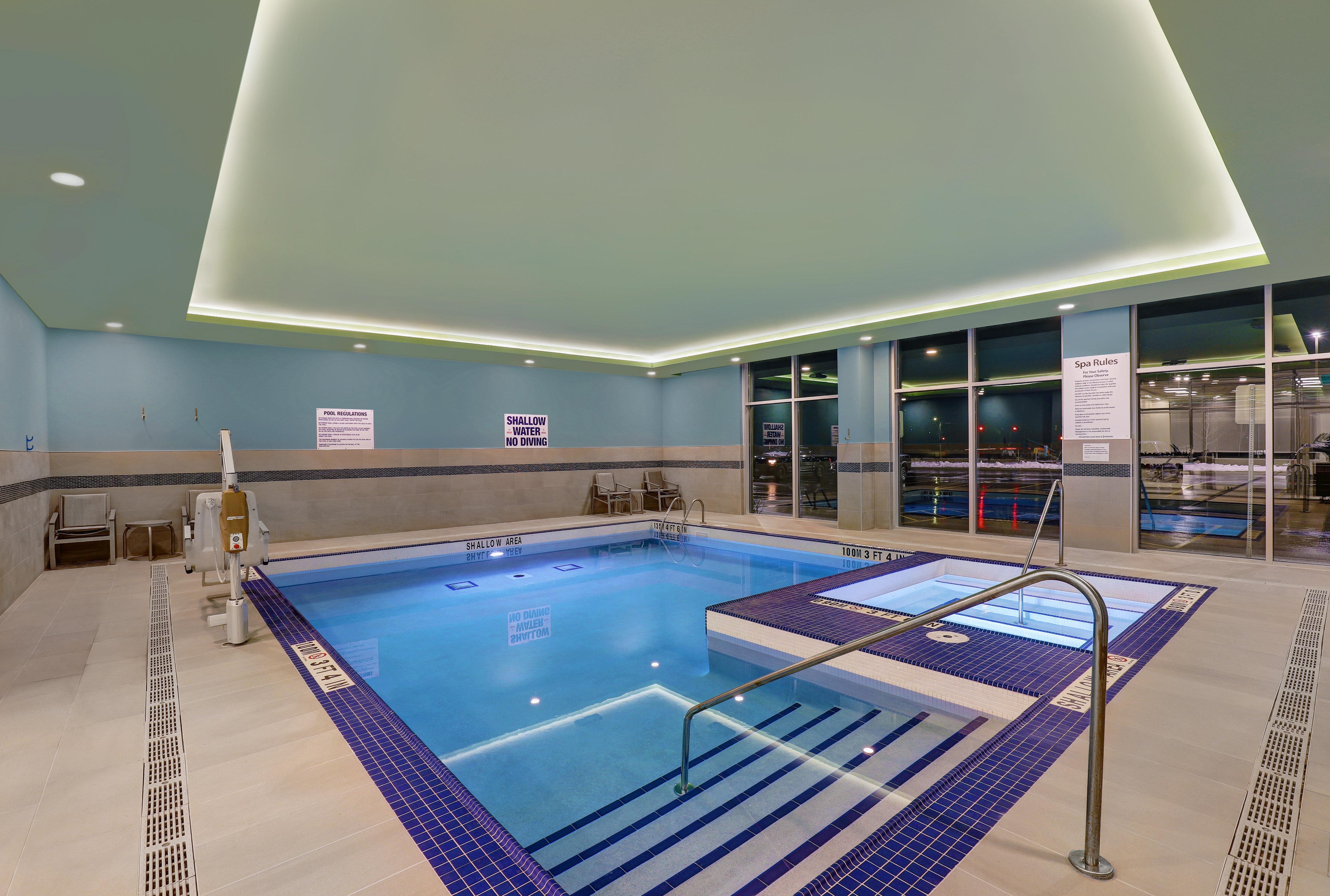 Holiday Inn Express & Suites - コリングウッド エクステリア 写真
